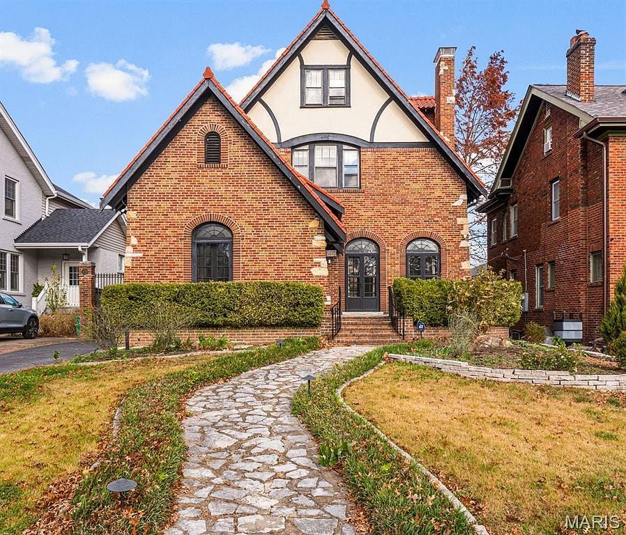 49 Aberdeen Pl Saint Louis, MO 63105 - Thumbnail 2