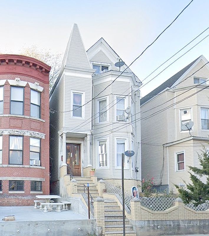 211 Sunnyside Ave #2 Brooklyn, NY 11207 - Thumbnail 2