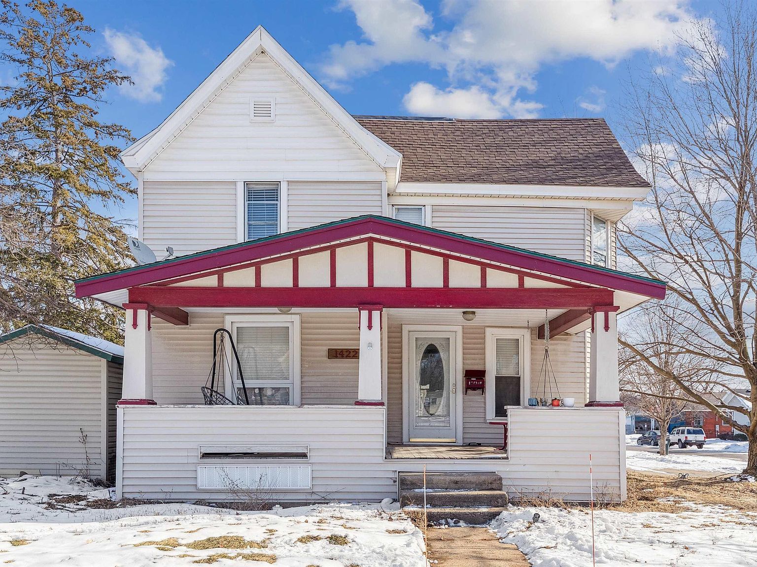 1422 Main St Cedar Falls, IA 50613 - Thumbnail 2