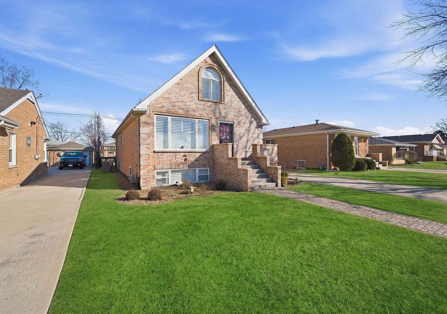 8215 Austin Ave Burbank, IL 60459 - Thumbnail 2