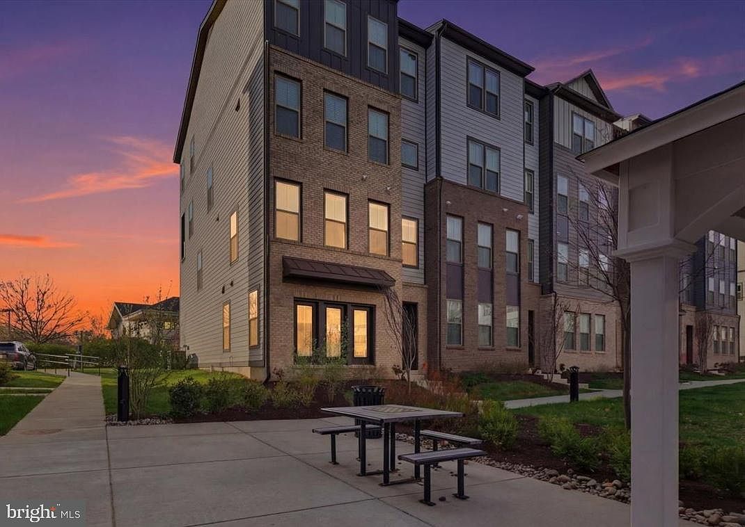 46037 Woodpecker Sq Sterling, VA 20165  | New build