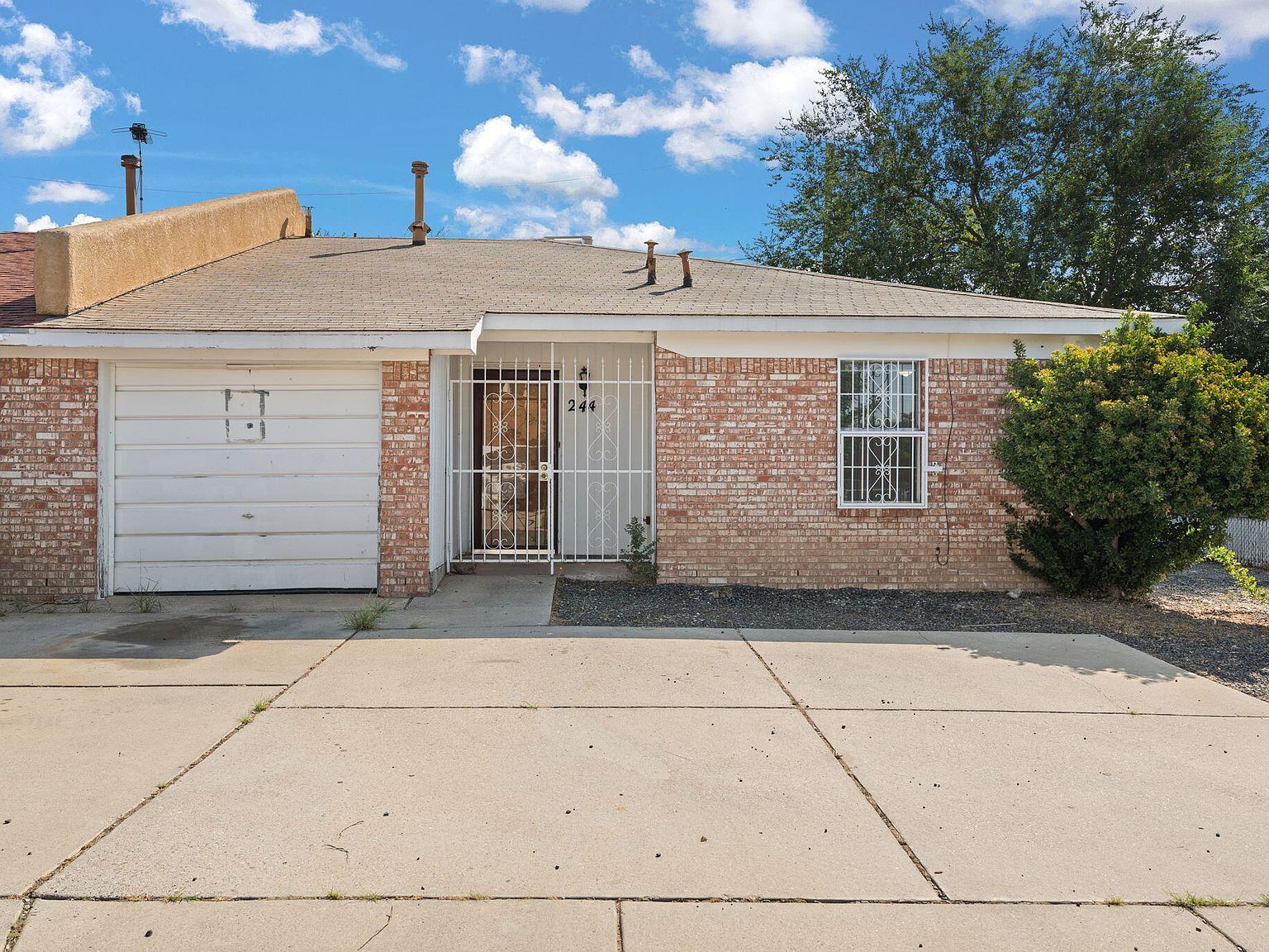 244 Avalon Pl NW Albuquerque, NM 87105 - Thumbnail 2