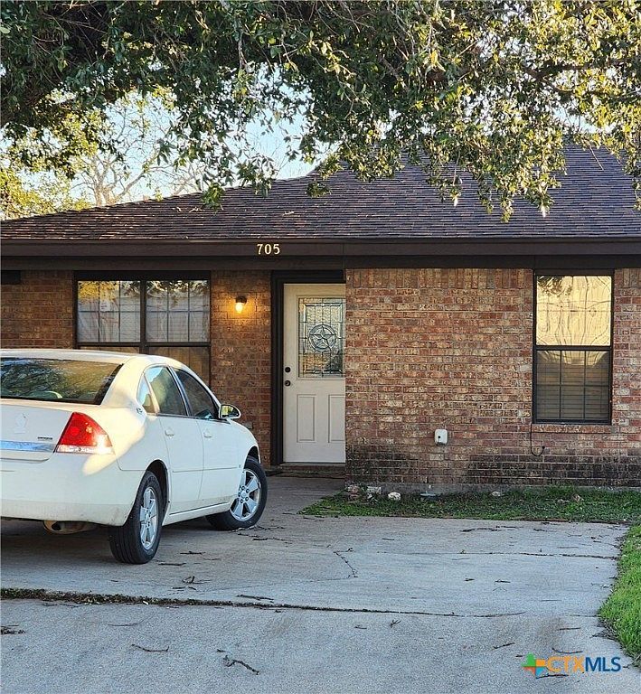 705/707 S Main St Lampasas, TX 76550 - Thumbnail 2