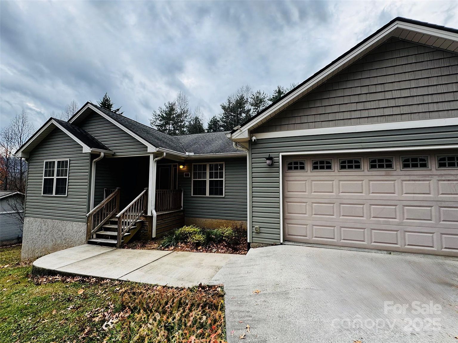 103 Redden Rd Hendersonville, NC 28739 - Thumbnail 2