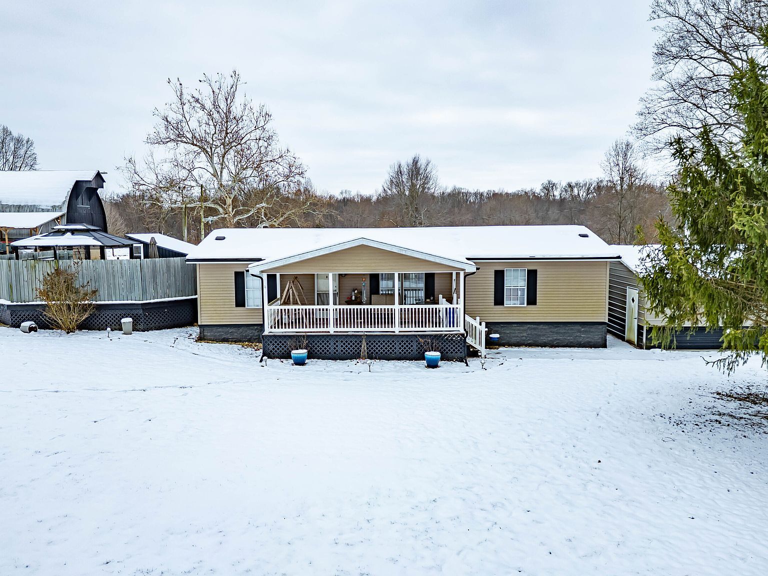 976 Vinegar Hill Rd Bedford, IN 47421 - Thumbnail 2