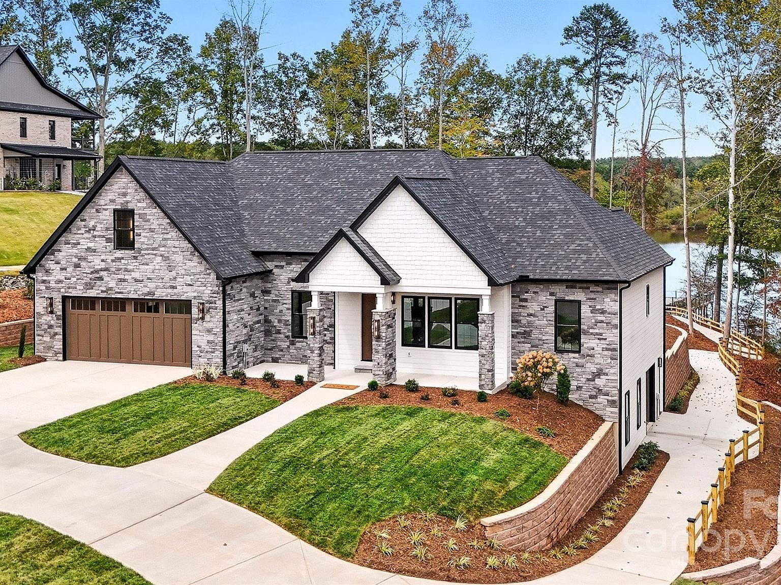 5764 Lake Pointe Dr Hickory, NC 28630 - Thumbnail 2