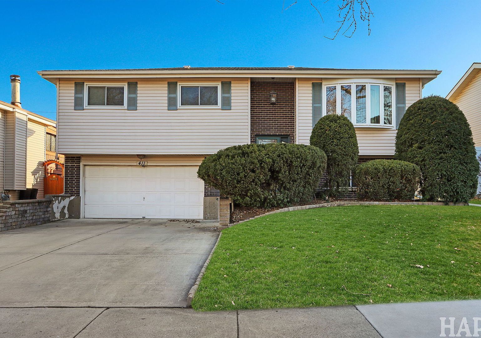 411 W Diversey Ave Addison, IL 60101 - Thumbnail 2