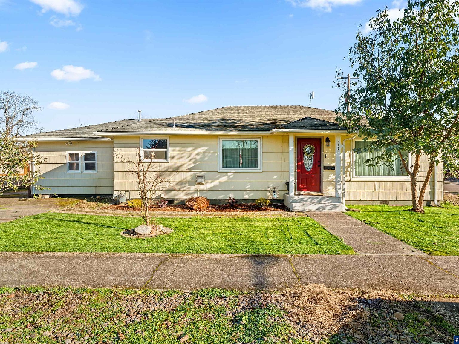 1185 Franklin St Lebanon, OR 97355 - Thumbnail 2