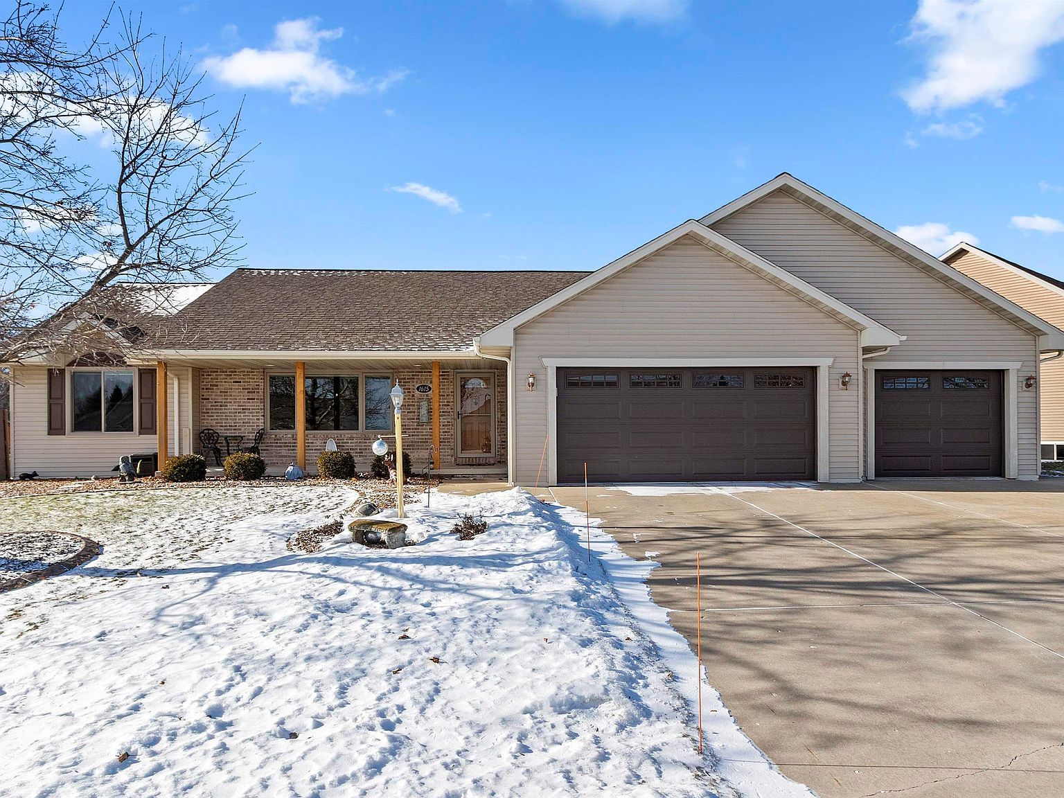 1615 Shallow Creek Ct Green Bay, WI 54313 - Thumbnail 2