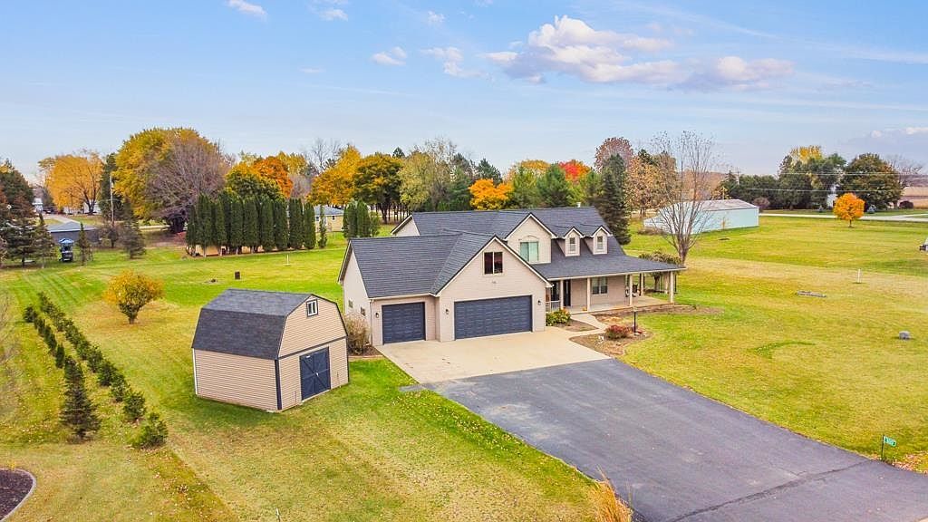 8120 Challenger Dr Neenah, WI 54956, 54956