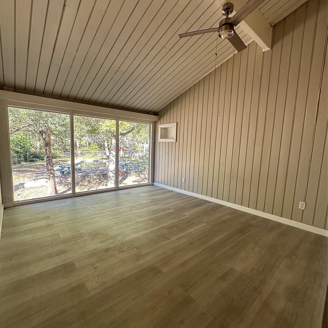 13 Lakeway St Conroe, TX 77304 - Thumbnail 2