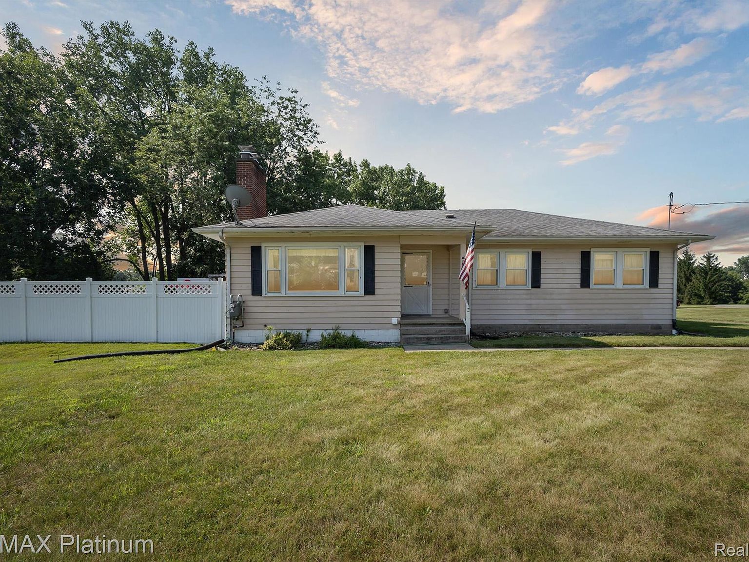 5001 Dexter Trl Stockbridge, MI 49285 - Thumbnail 2