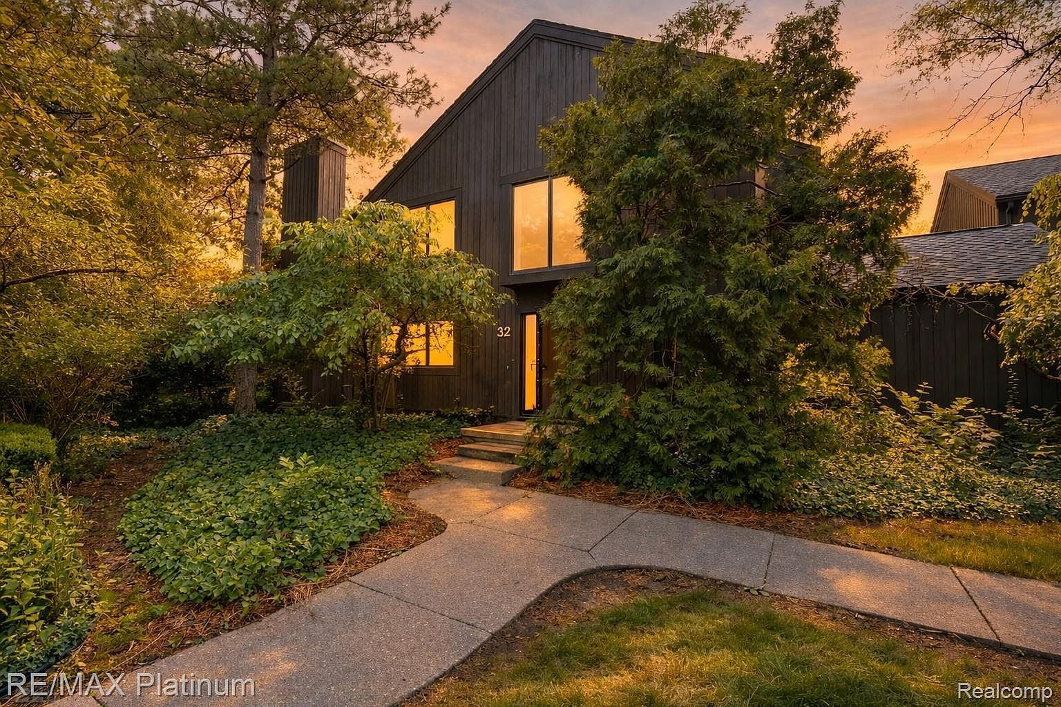 32 Haverhill Ct Ann Arbor, MI 48105, 48105