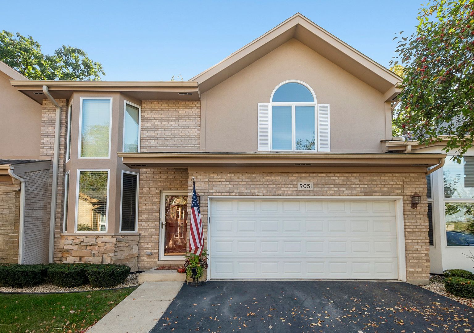 9051 Archer Ave Willow Springs, IL 60480 - Thumbnail 2