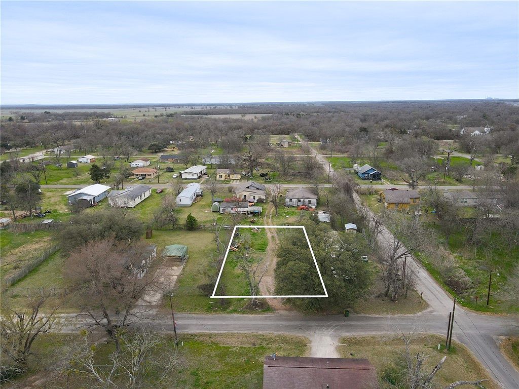 603 W Hanna St Calvert, TX 77837 - Thumbnail 2