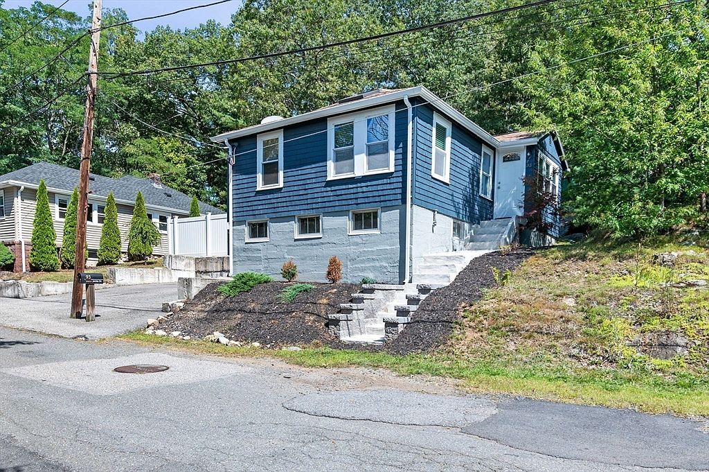 93 Sweetwater St Saugus, MA 01906 - Thumbnail 2