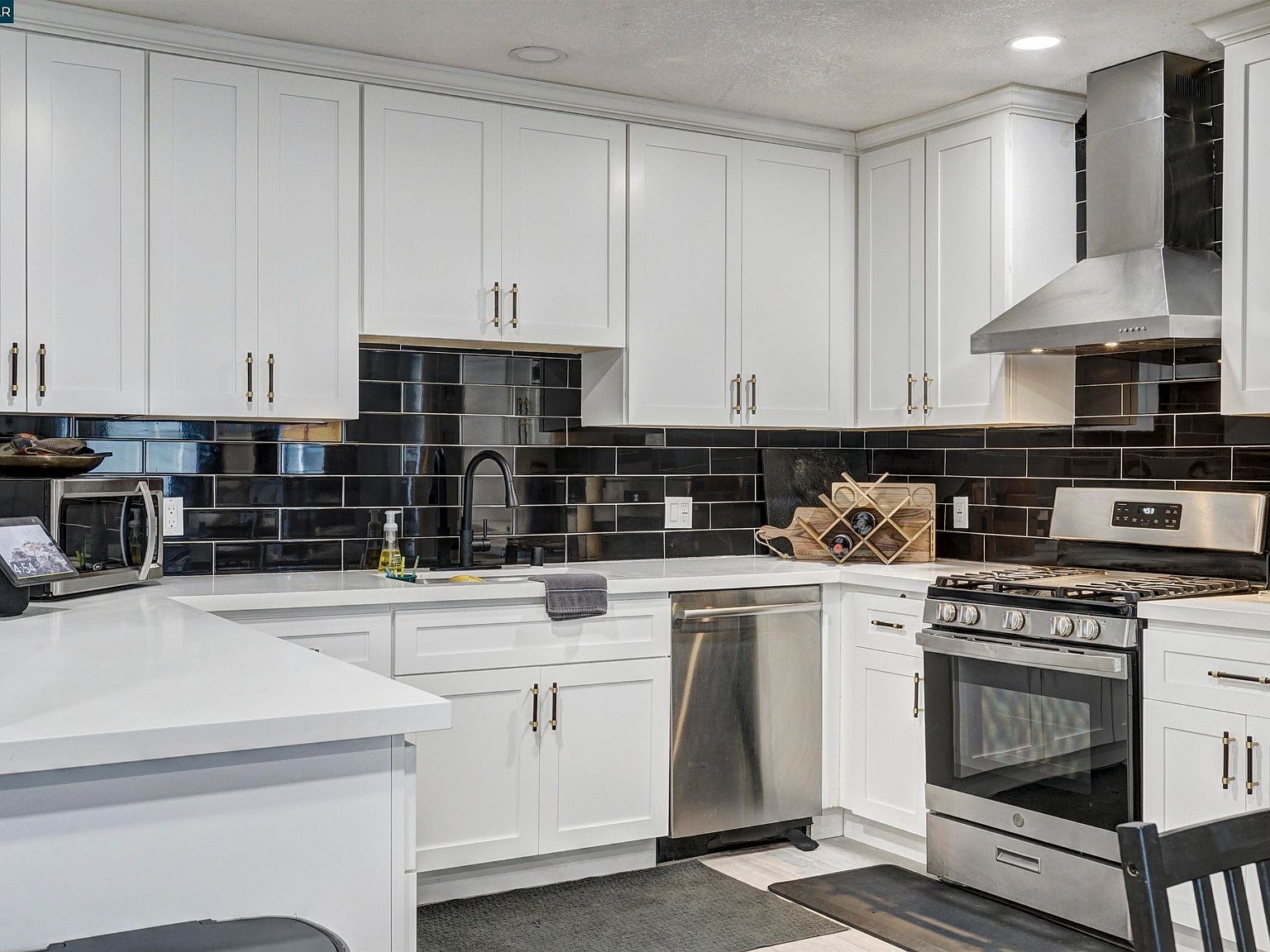 1324 104th Ave Oakland, CA 94603 - Thumbnail 2