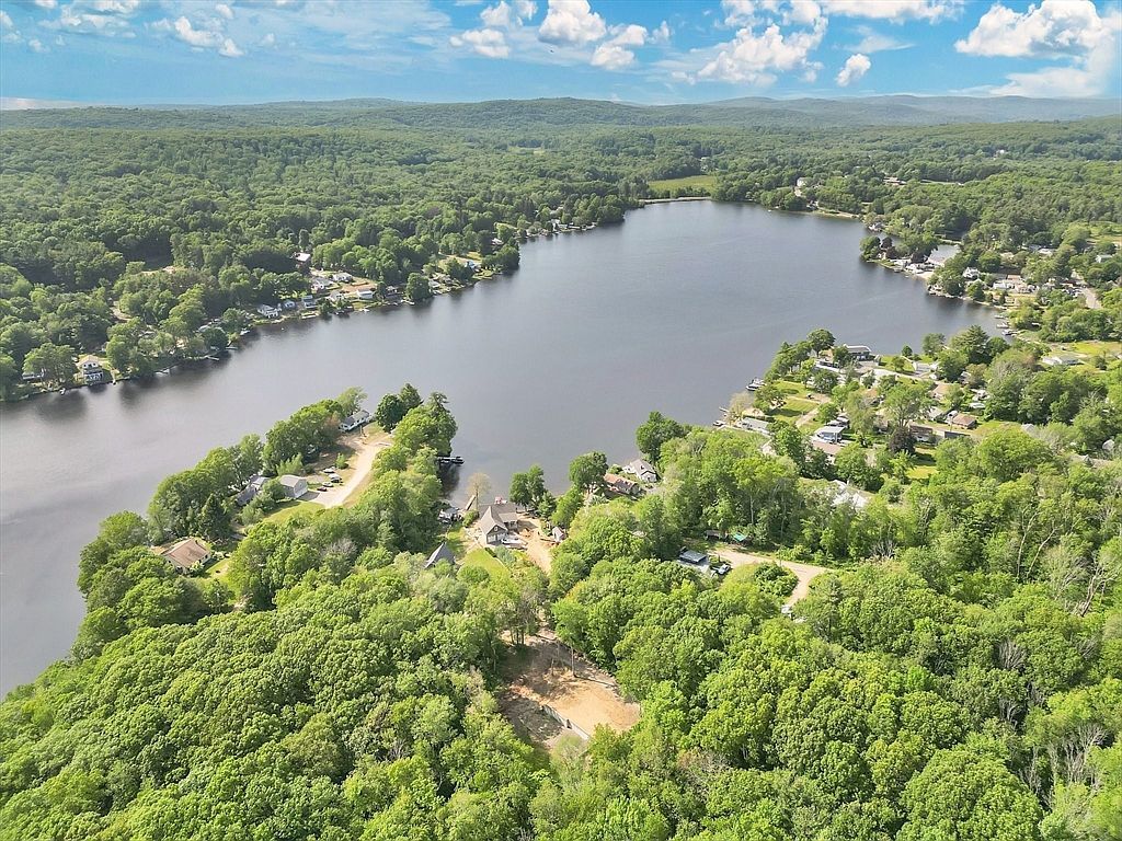 50 Fountain Rd Wales, MA 01081, 1081