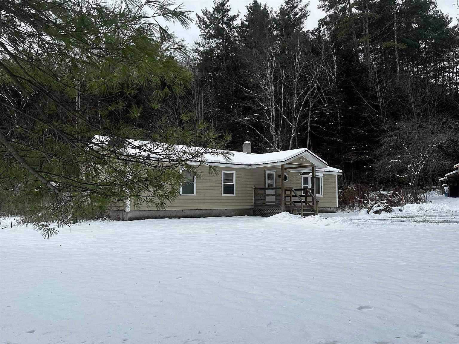 818 Davidson Hill Rd Chester, VT 05143 - Thumbnail 2