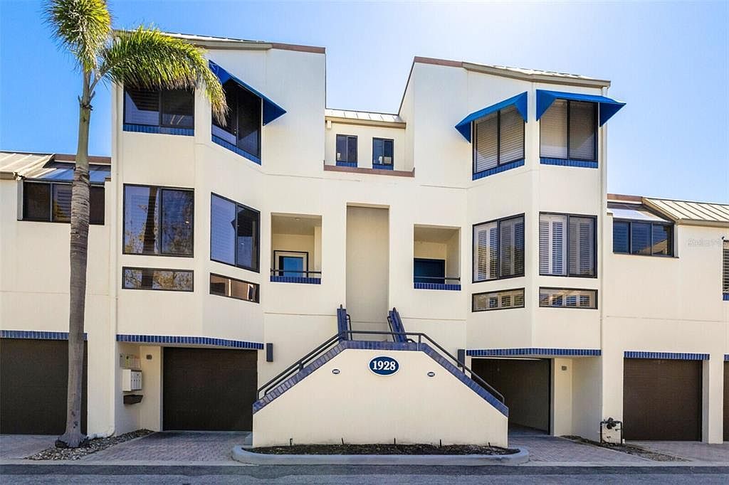 1928 Harbourside Dr UNIT 1403 Longboat Key, FL 34228 - Thumbnail 2