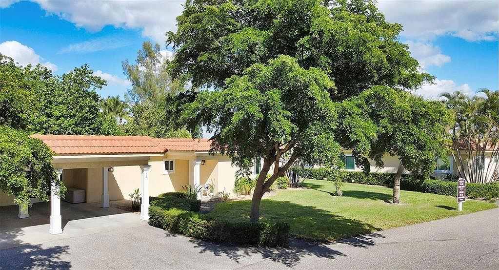 4976 Gulf Of Mexico Dr #18 Longboat Key, FL 34228 - Thumbnail 2