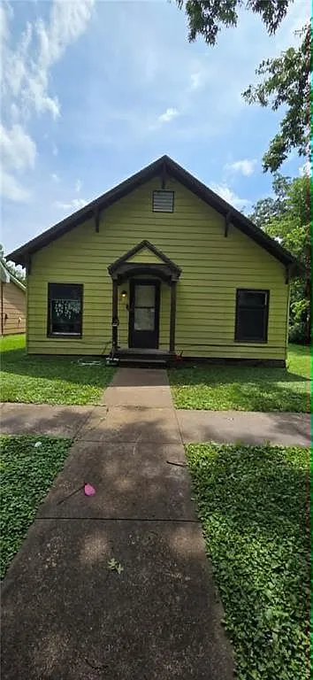 315 S 3rd St Iola, KS 66749, 66749