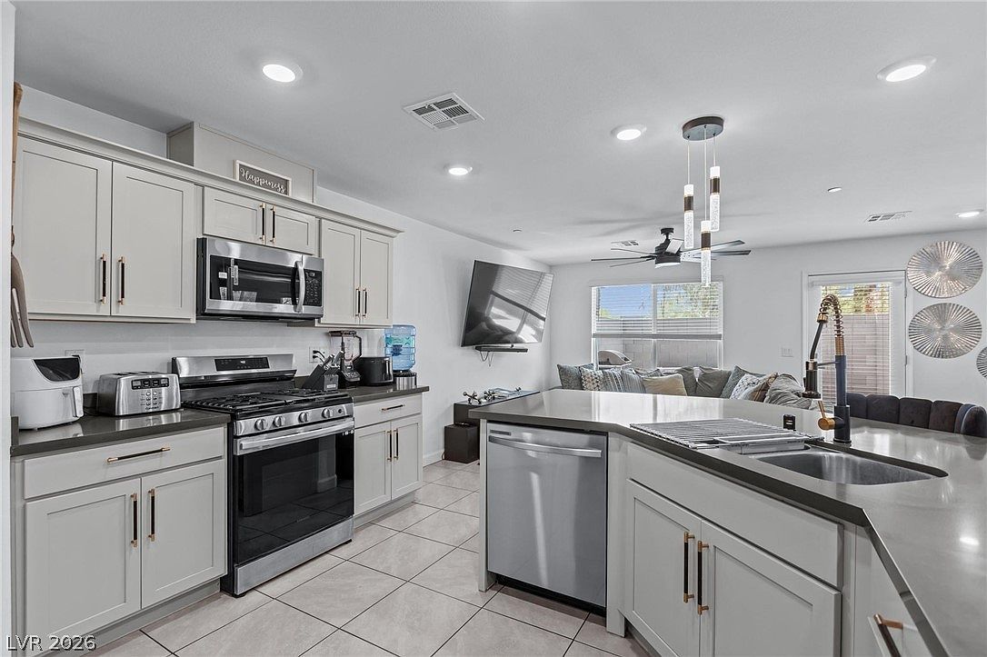 4915 Chidlaw Ave #3 Las Vegas, NV 89115, 89115