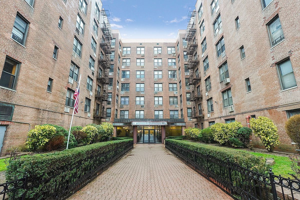 2546 E 13th St APT D7 Brooklyn, NY 11235 - Thumbnail 2