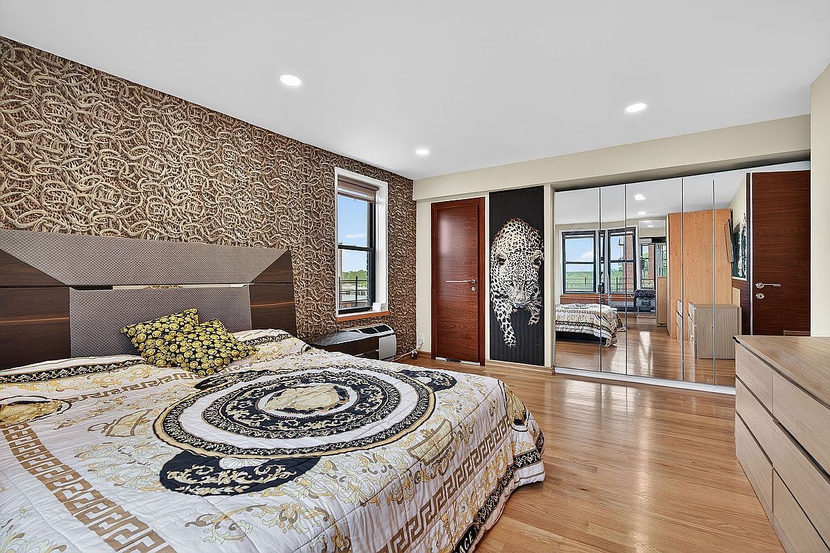 2546 E 13th St APT E16 Brooklyn, NY 11235, 11235