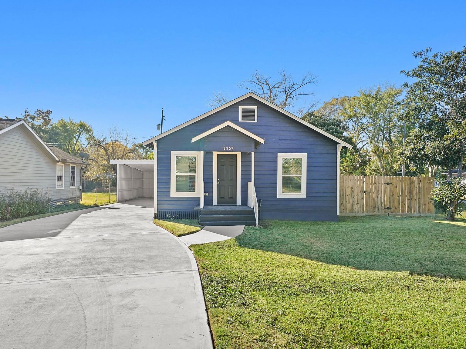 8302 Tavenor Ln Houston, TX 77075 - Thumbnail 2