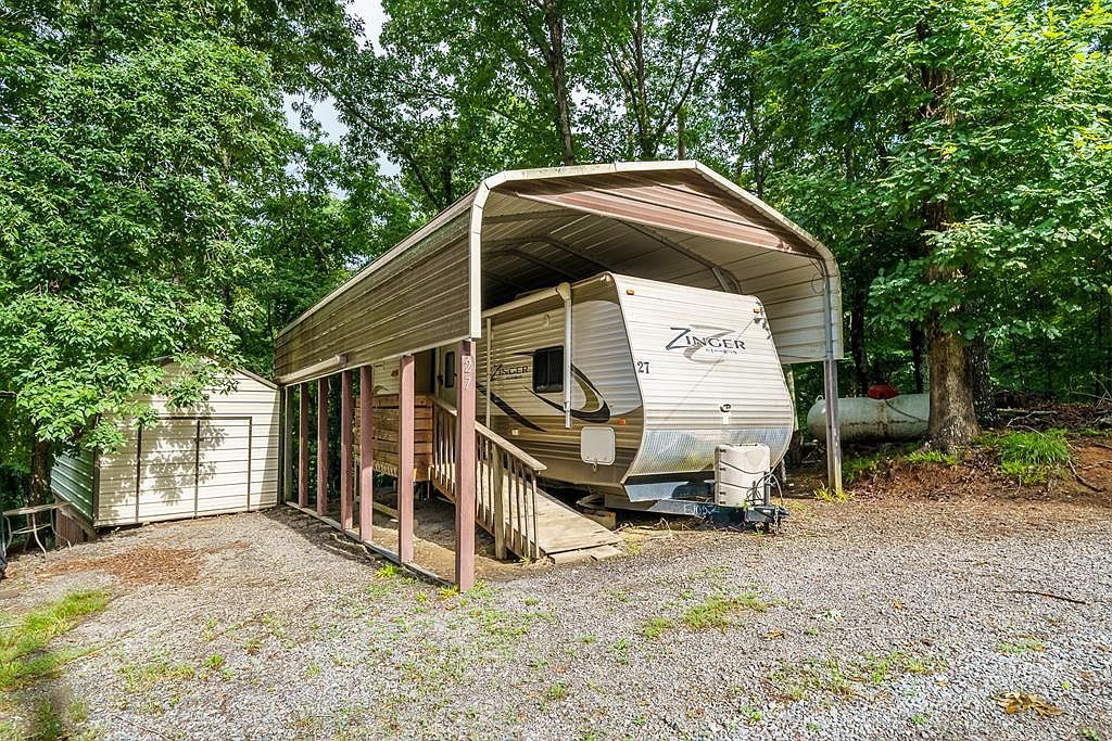 27 7th St Ellijay, GA 30540, 30540