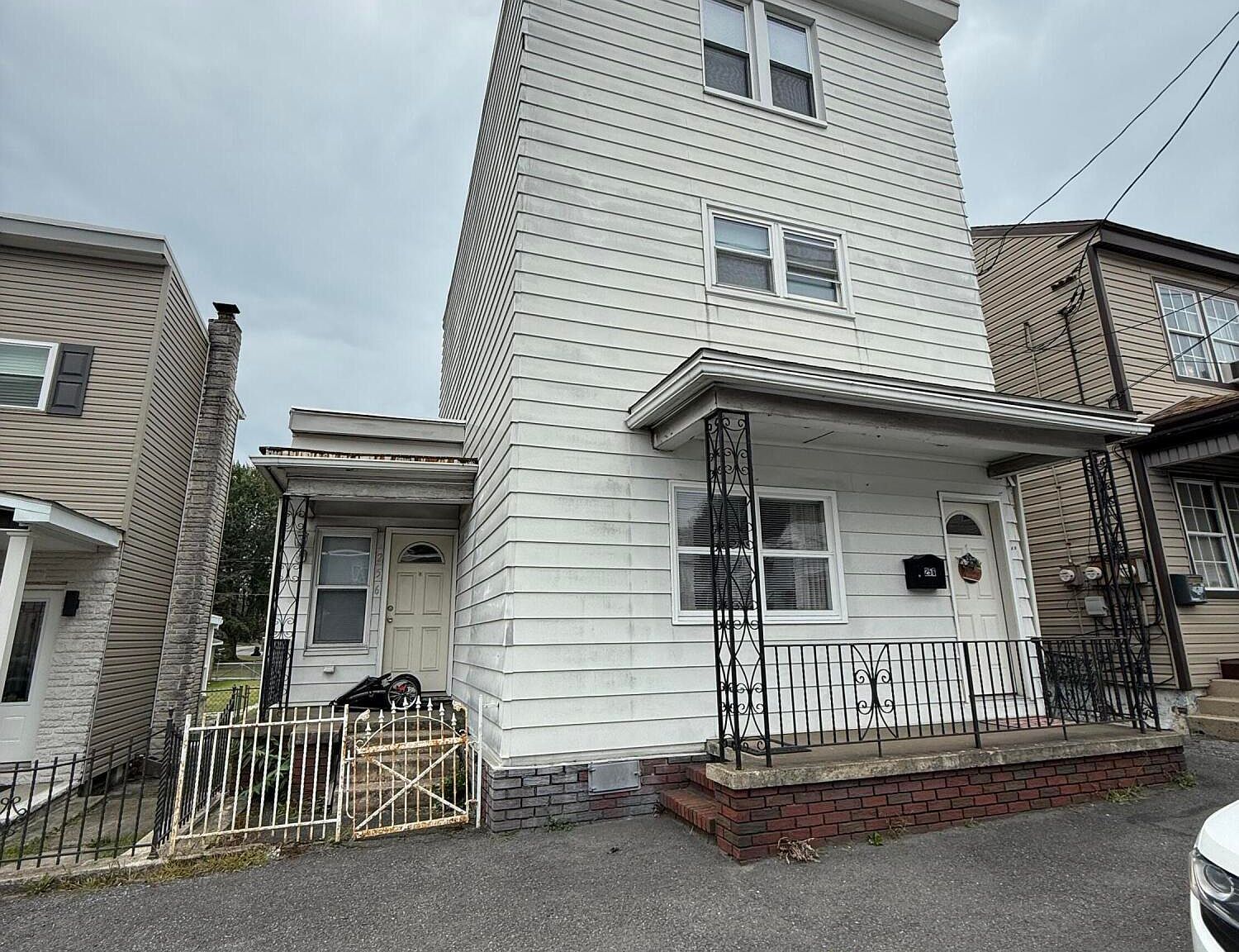 256 S Lehigh Ave Frackville, PA 17931 - Thumbnail 2