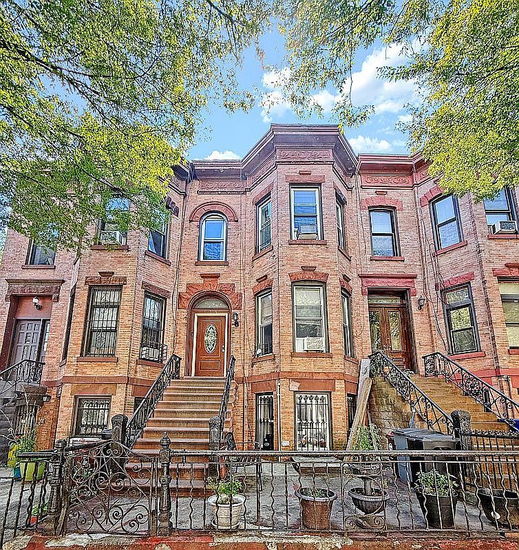 614 Saint Johns Pl Brooklyn, NY 11238 - Thumbnail 2