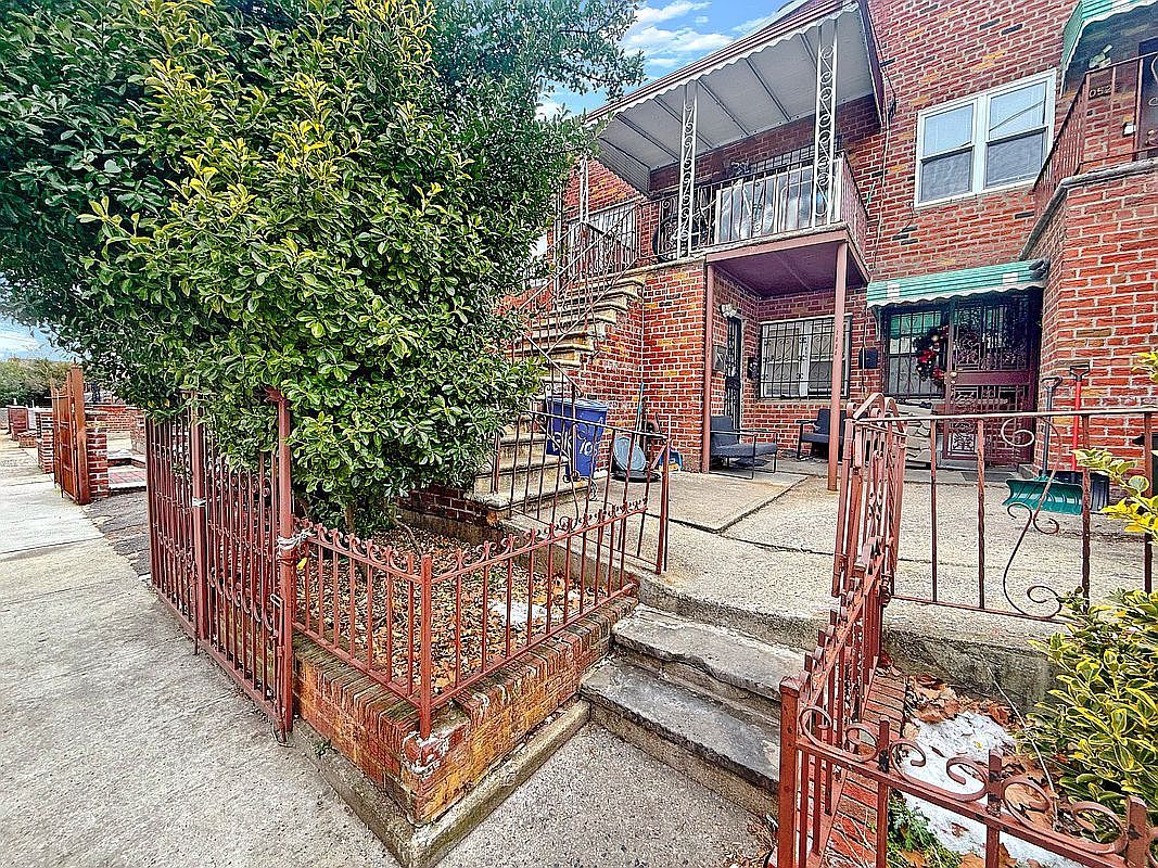 1054 E 100th St Brooklyn, NY 11236 - Thumbnail 2