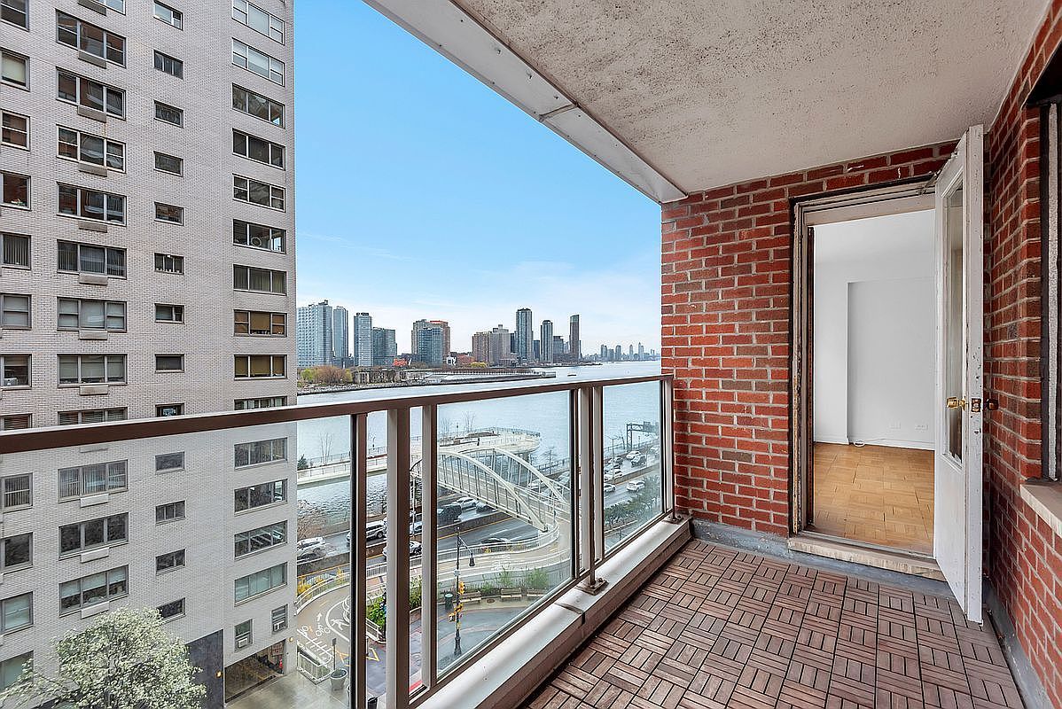 50 Sutton Pl S APT 8H New York, NY 10022 - Thumbnail 2