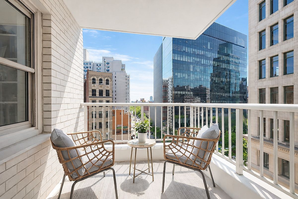 70 E 10th St APT 9B New York, NY 10003, 10003