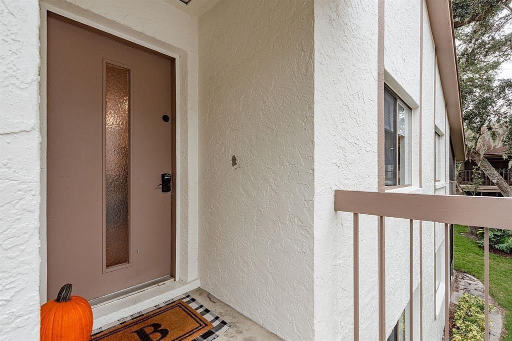 511 Longfellow Ct APT D Safety Harbor, FL 34695 - Thumbnail 2