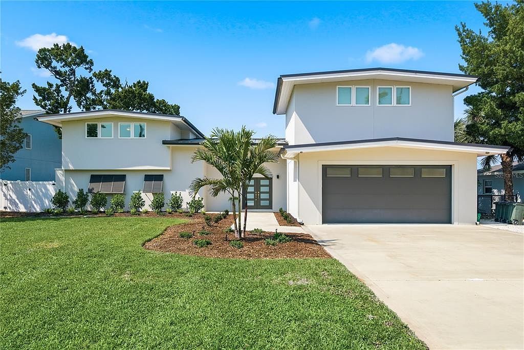 915 Bayshore Dr Tarpon Springs, FL 34689  | Single Family