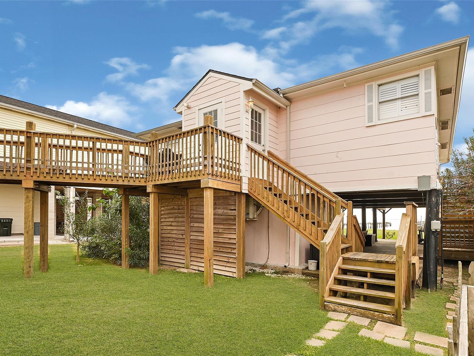 1521 John St San Leon, TX 77539 - Thumbnail 2