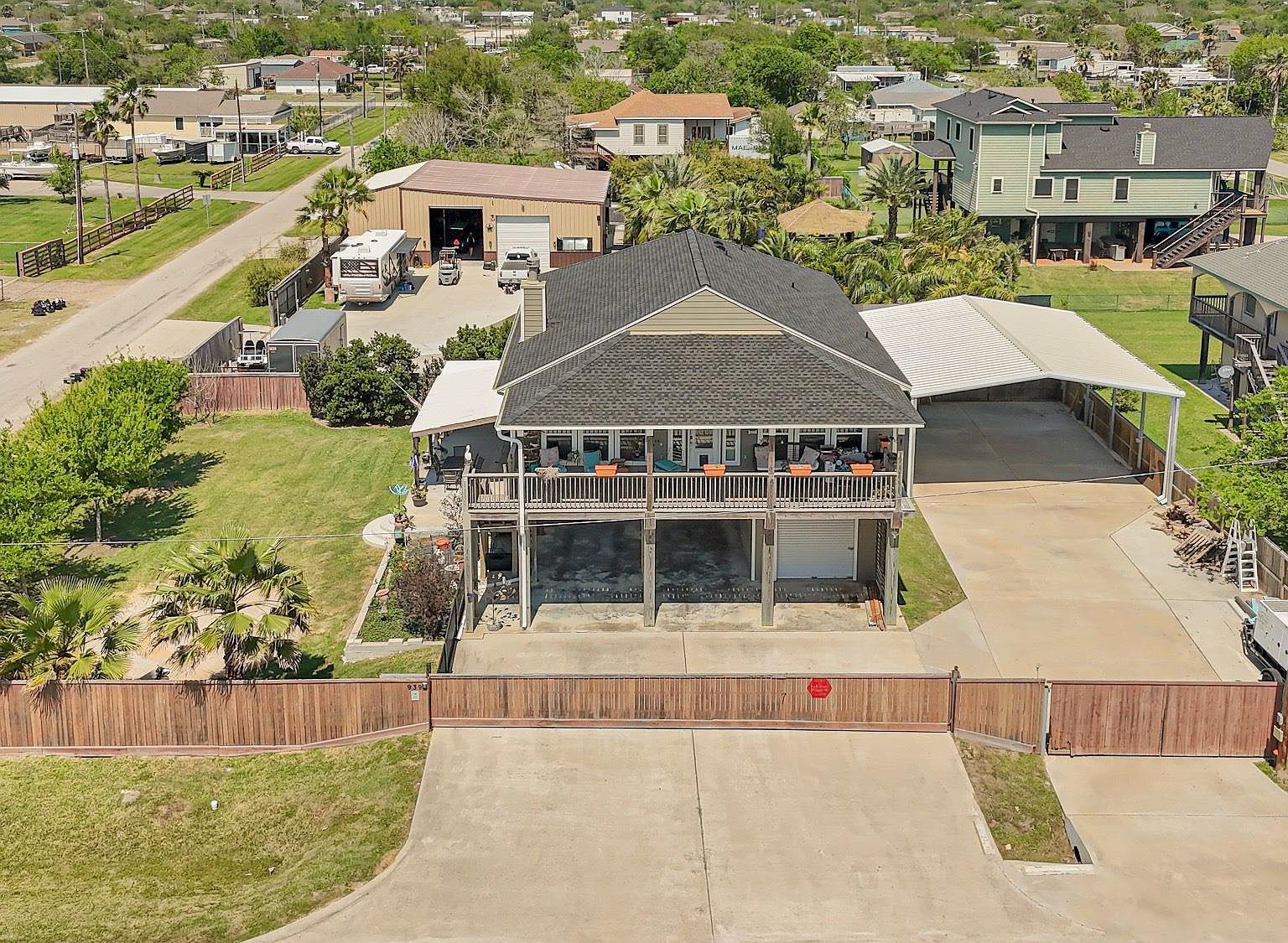 939 8th St San Leon, TX 77539  | Single Family