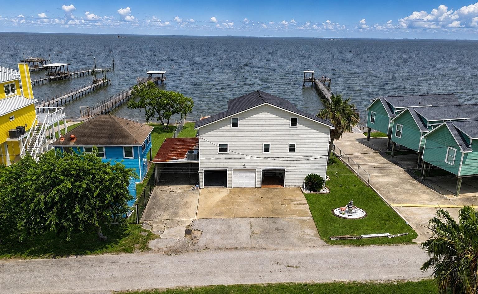937 5th St San Leon, TX 77539, 77539
