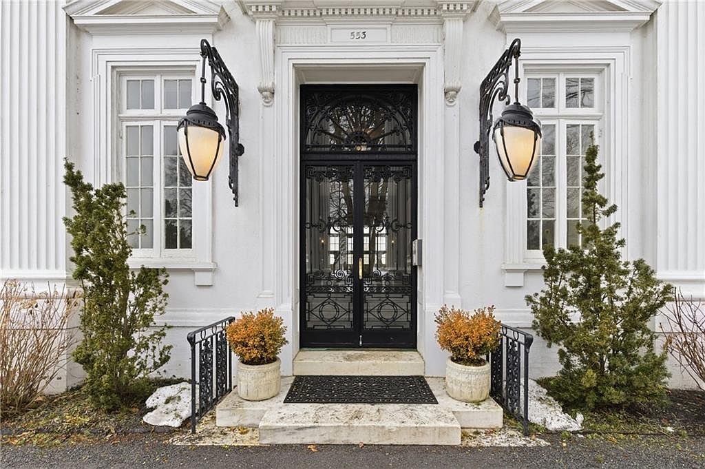 553 Bellevue Ave APT 6 Newport, RI 02840 - Thumbnail 2