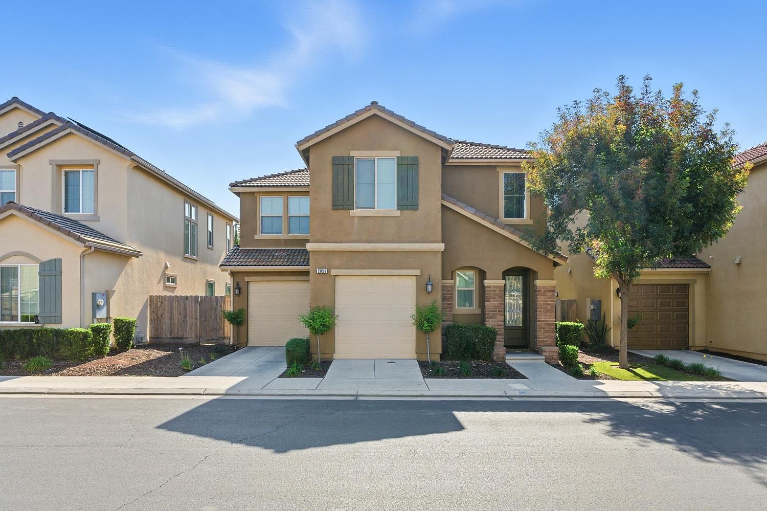 2059 E Axelson Dr Fresno, CA 93730 - Thumbnail 2