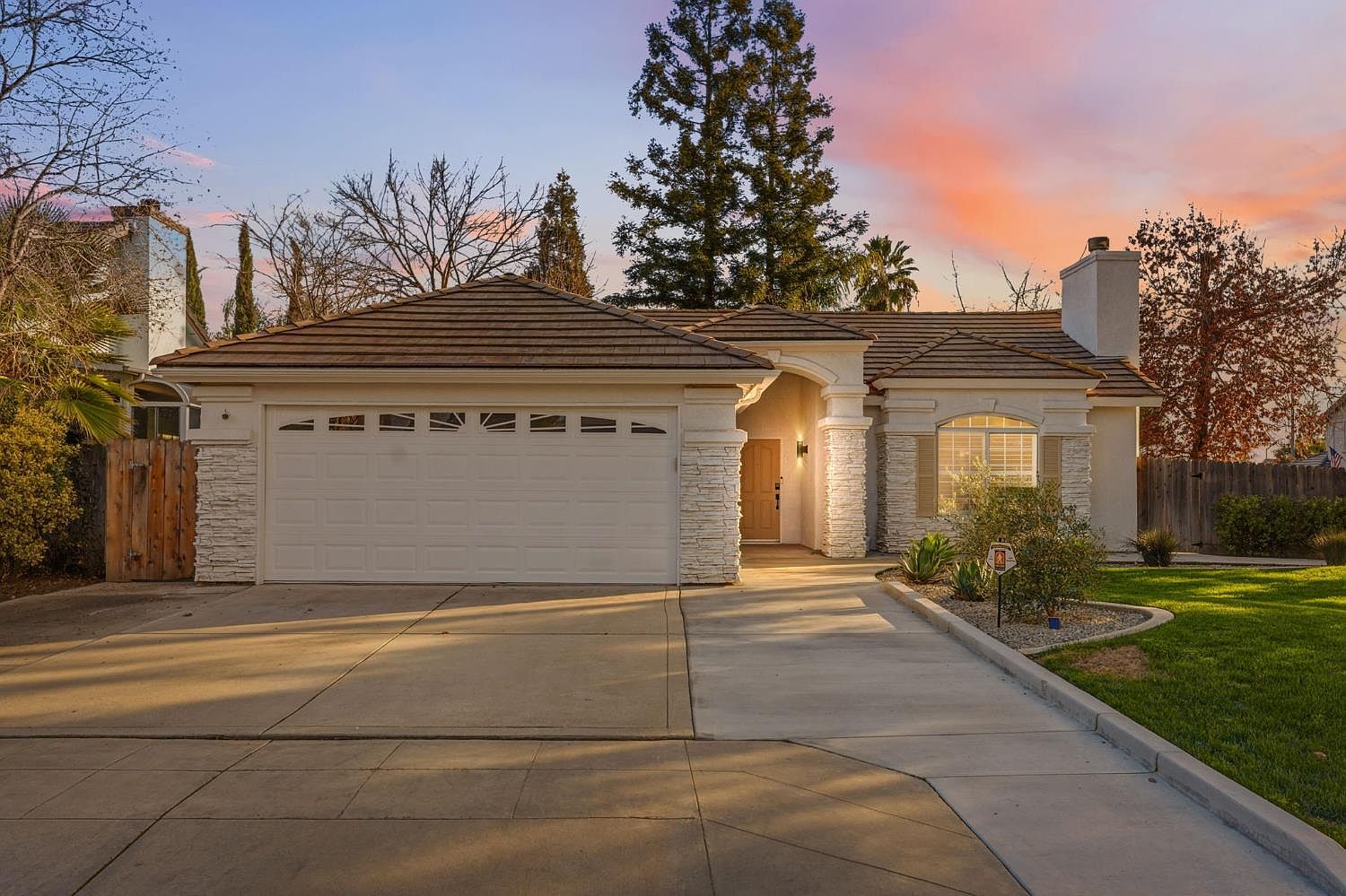 2281 E Desert Island Dr Fresno, CA 93730 - Thumbnail 2