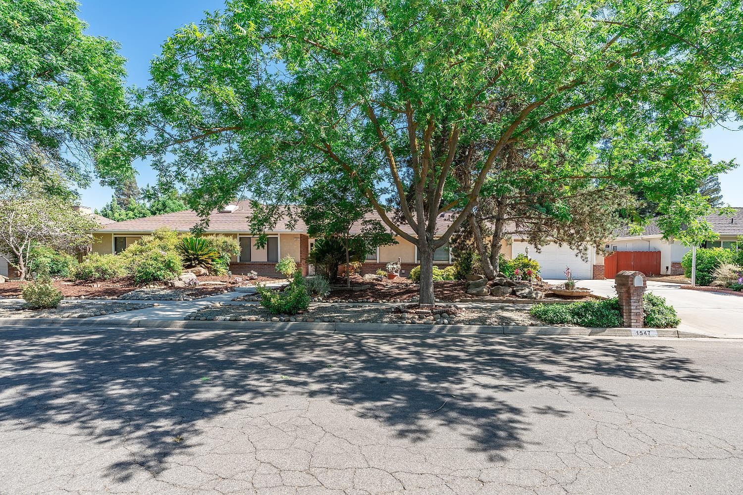 1547 E Fallbrook Ave Fresno, CA 93720, 93720