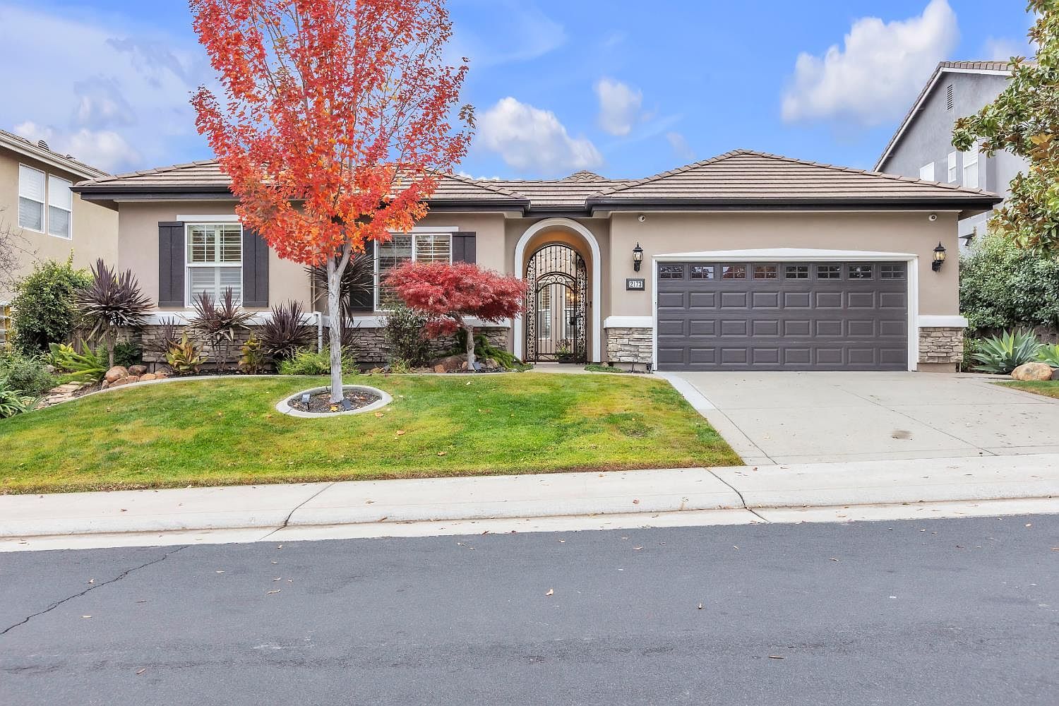 2173 Viola Way Roseville, CA 95661 - Thumbnail 2