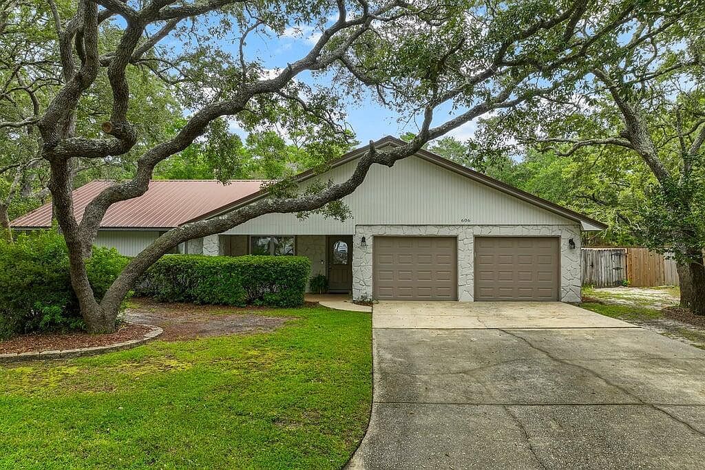 606 Greenwood Cv E Niceville, FL 32578  | Single Family
