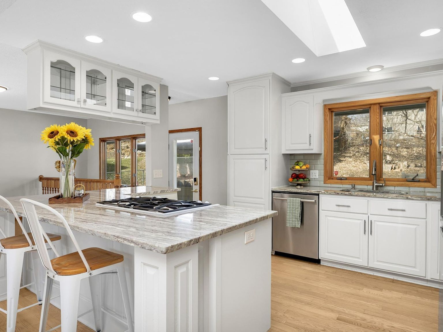 5124 Heritage Hills Dr Bloomington, MN 55437 - Thumbnail 2