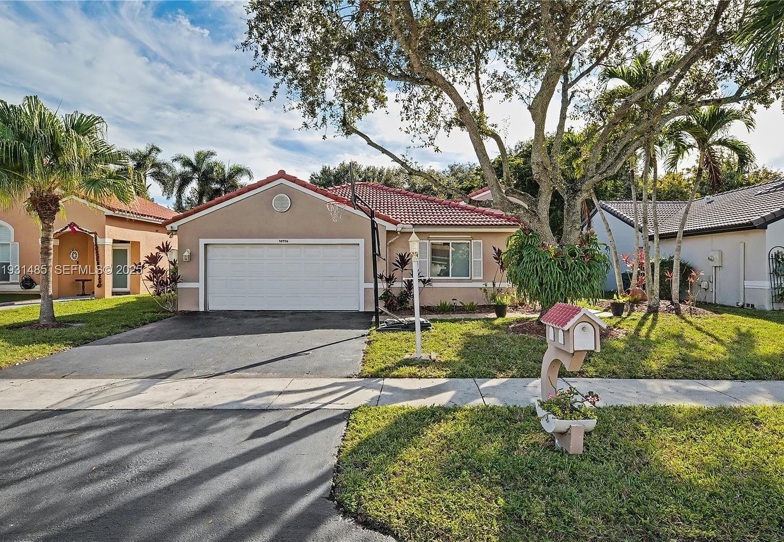 18736 NW 1st St Pembroke Pines, FL 33029 - Thumbnail 2