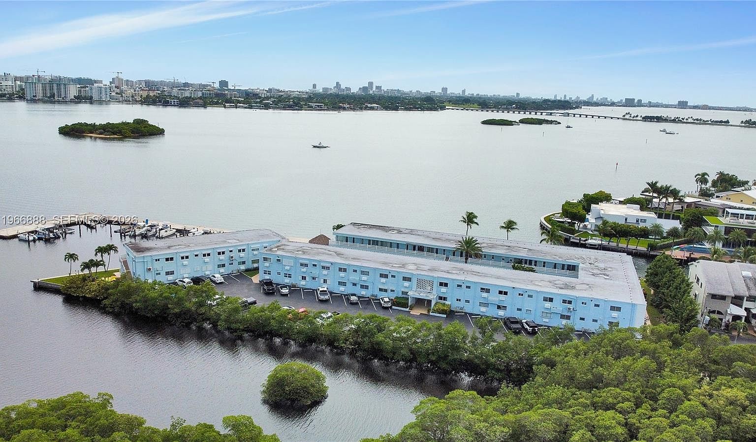 2700 NE 135th St APT 12 North Miami, FL 33181 - Thumbnail 2